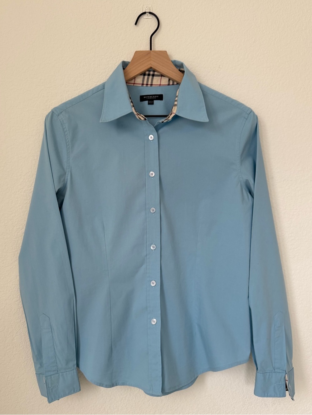 Burberry Light Blue Women's Dress Shirt with Contrast Collar Trim Size Large